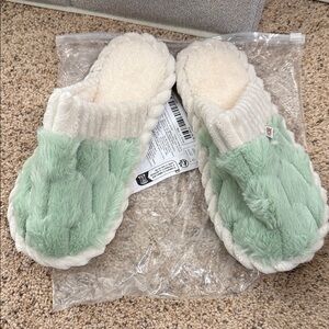 Cozy Plush Women's Slippers - Mint and Cream 6.5 to 7